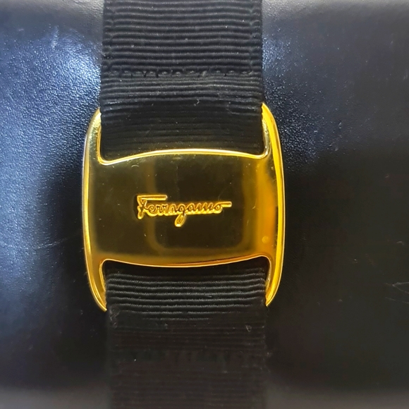 Authentic Salvatore Ferragamo long wallet - Picture 2 of 11